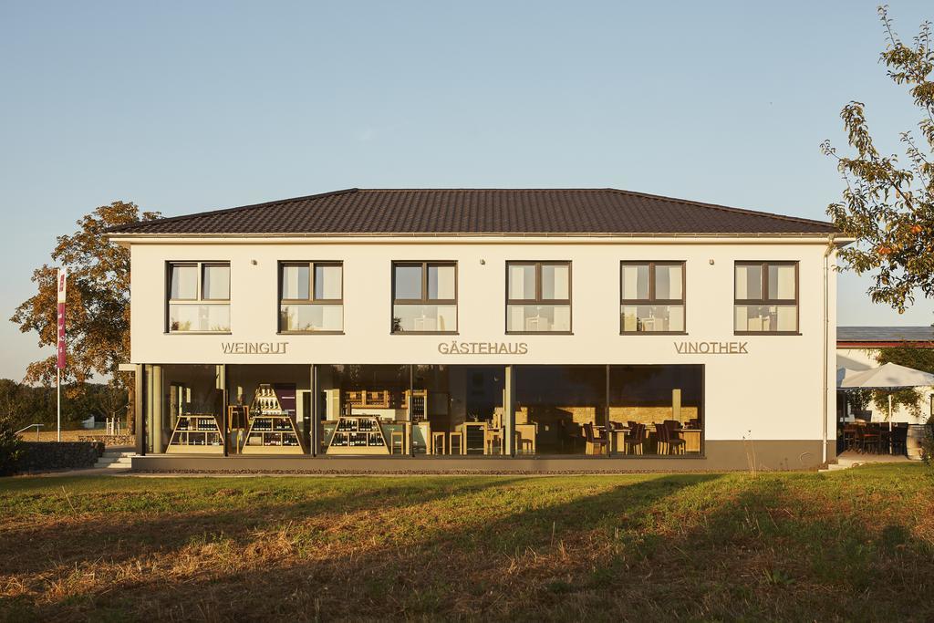 Meyerhof - Bioweingut, Vinothek & Gaestehaus Flonheim Extérieur photo